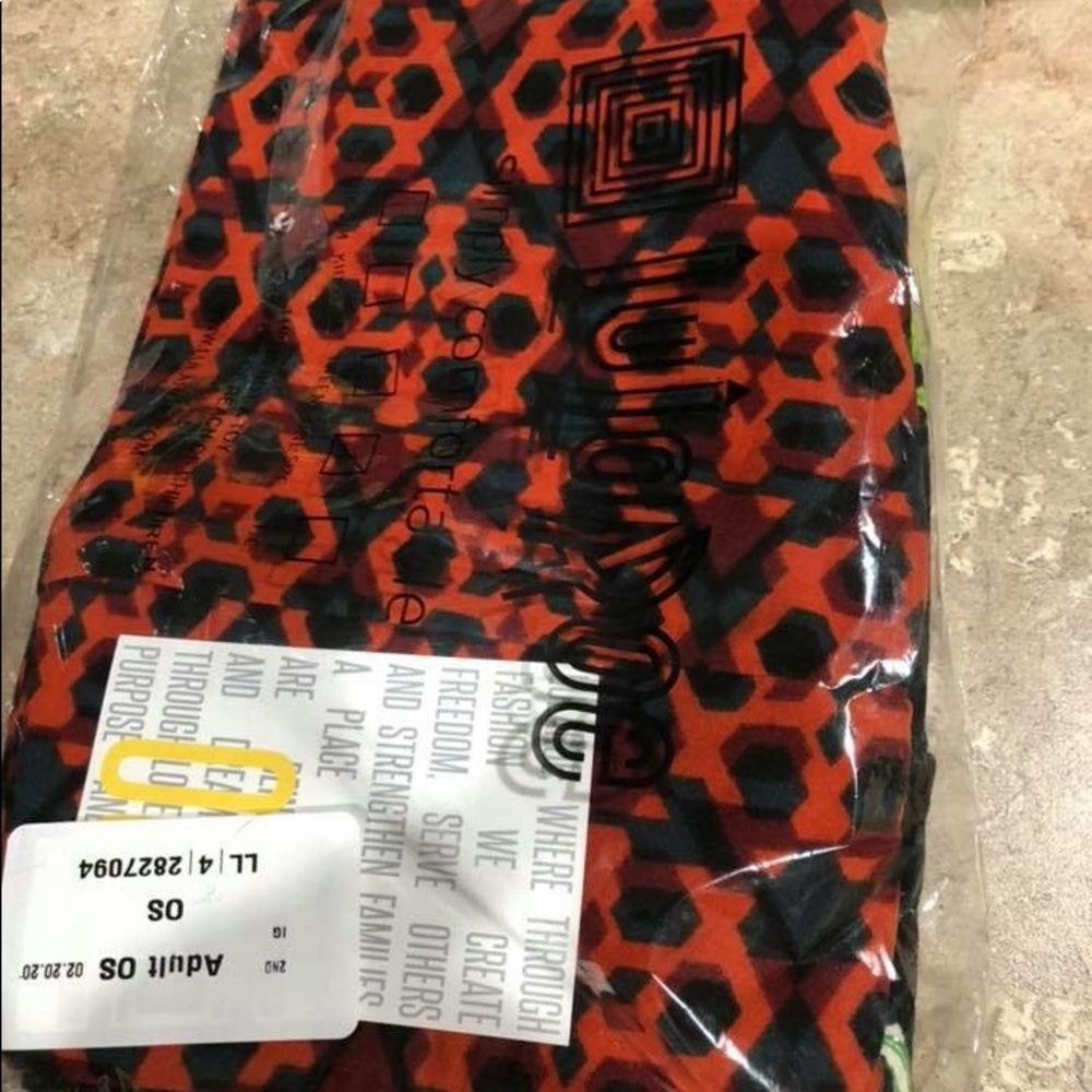 LuLaRoe OS Leggings size 0-10